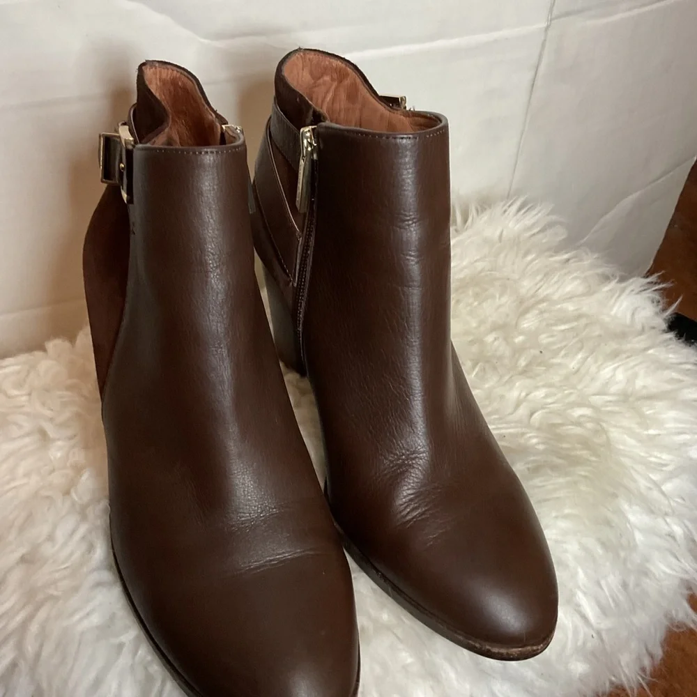 Louise Et Cie  side zip brown leather  buckle detail ankle boots 9.5